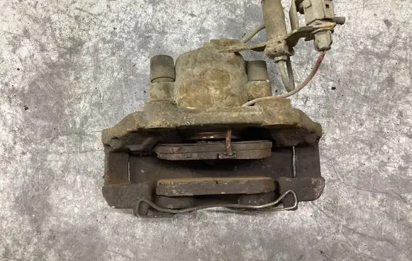 Volkswagen PASSAT B5.5 Front brake caliper