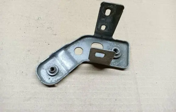 Renault Megane III Fender mounting bracket 6418003B 2510
