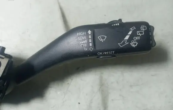 Skoda Octavia Mk2 (1Z) Wiper control stalk 1K0953519J