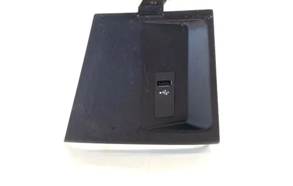 BMW X1 F48 F49 USB socket connector 9292744