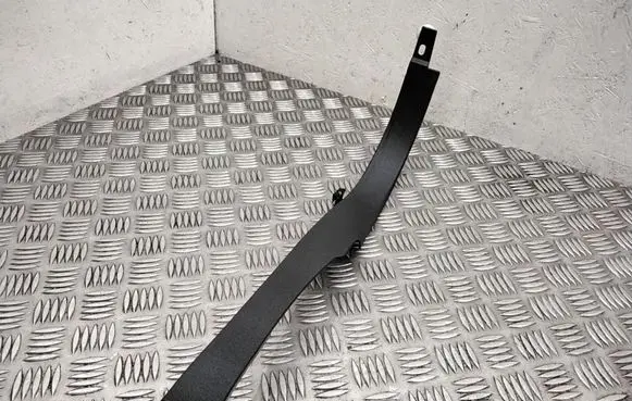 Volvo V70 Foot area side trim 
