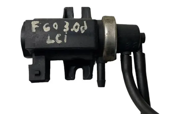 BMW 5 E39 Turbo solenoid valve 2246175