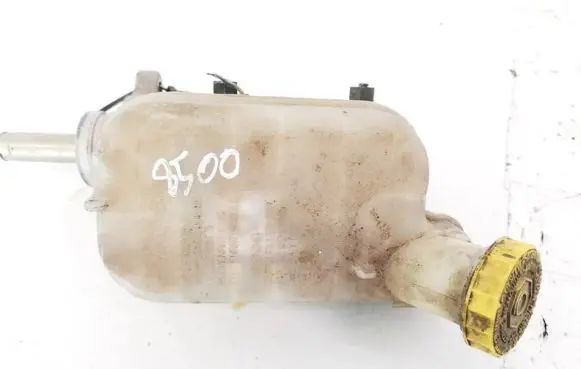 Chrysler Pacifica Brake fluid reservoir 