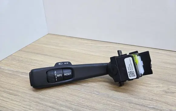 Volvo V70 Indicator stalk 30798458