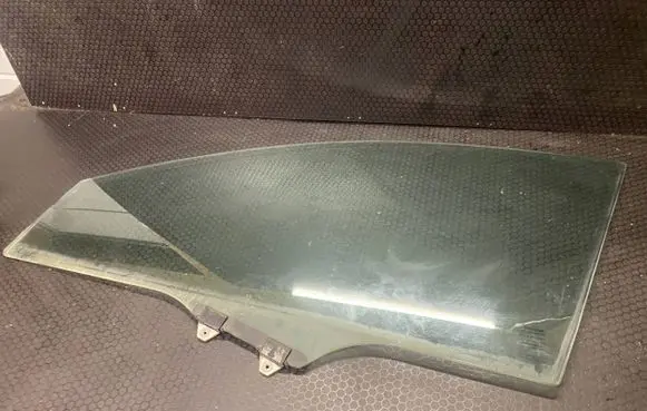Honda CR-V Front door window glass four-door 43R00050 DOT24M62AS2