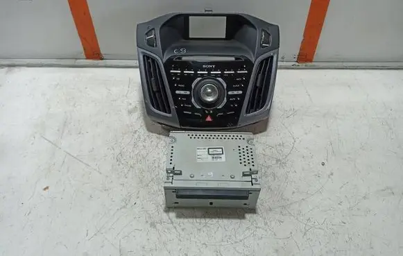 Ford Focus Radio/CD/DVD/GPS head unit BM5T18C815XJ