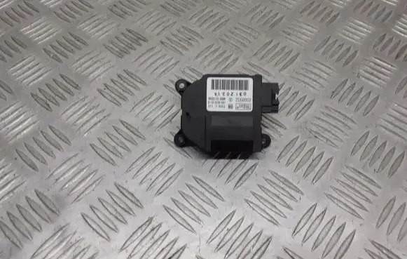 Opel Corsa C Central body control module 030893Z