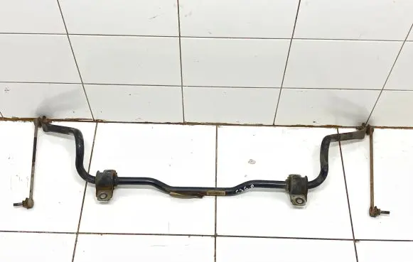 Ford Focus Front anti-roll bar/sway bar AV615482CB