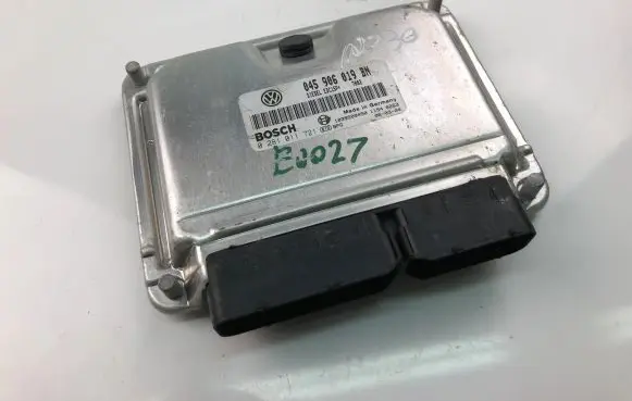 Volkswagen Fox Engine control unit/module ECU 045906019BN 0281011721