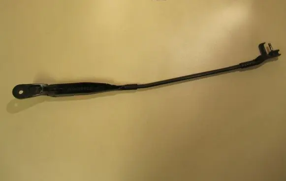 Volkswagen PASSAT B5.5 Front wiper blade arm 3B1955410C