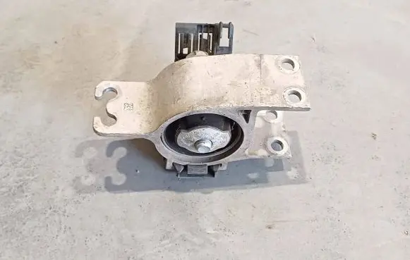 Mercedes-Benz B W246 W242 Front wishbone bush A2465462743