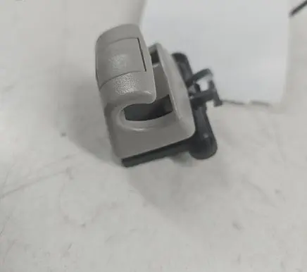 Mercedes-Benz C W203 Sun visor clip/hook/bracket 