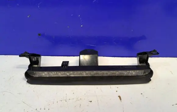 Volvo V70 Third/center stoplight 31395807 31385745