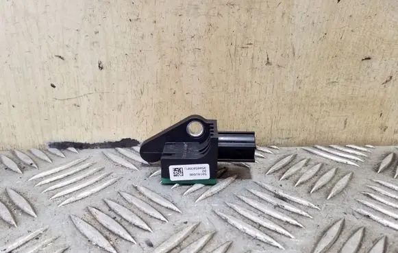 Volkswagen PASSAT B7 Airbag deployment crash/impact sensor 1K0907511C