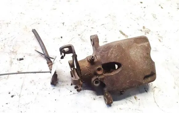 Opel Insignia A Rear brake caliper