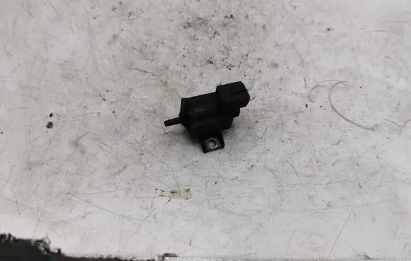 Toyota Corolla Verso E121 Vacuum valve 258600R010