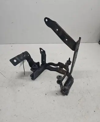 Ford Focus C-MAX Power steering pump mounting bracket 3M513K738CA