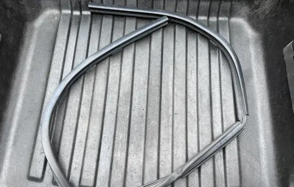 Land Rover Discovery 5 Engine compartment rubber HY3216C834AA