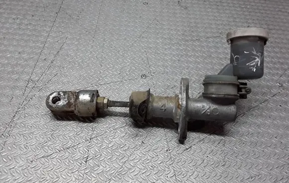 Mitsubishi Pajero Clutch master cylinder