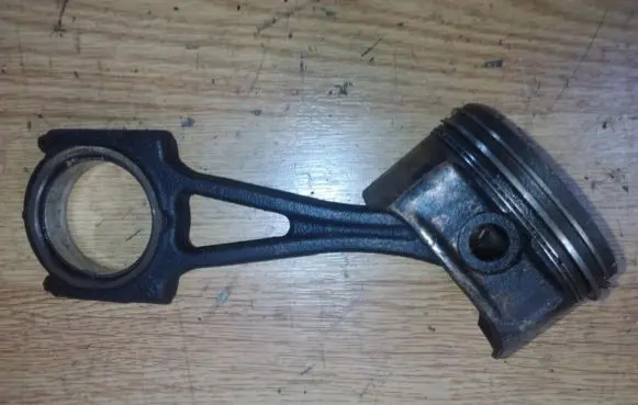 Opel Agila A Piston with connecting rod 24425150191