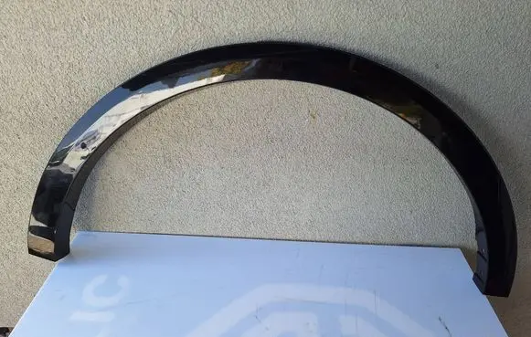 Ford Explorer EV Rear arch trim R2KBR286D02B