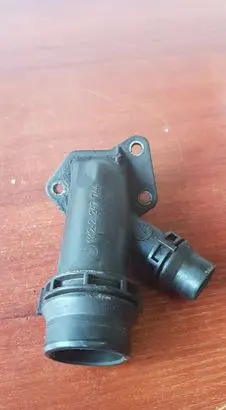 BMW 5 E60 E61 Engine coolant pipe/hose 2247744