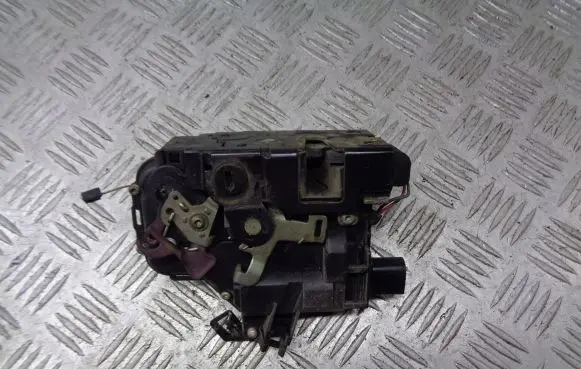Seat Toledo II (1M) Rear door lock 3B4839016A