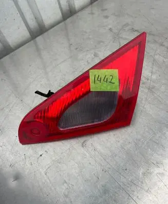 Mitsubishi Colt Tailgate rear/tail lights 8336A029 27840214 200220060L
