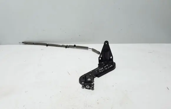 Chrysler Pacifica Sliding door lower roller guide/hinge 68185996AD