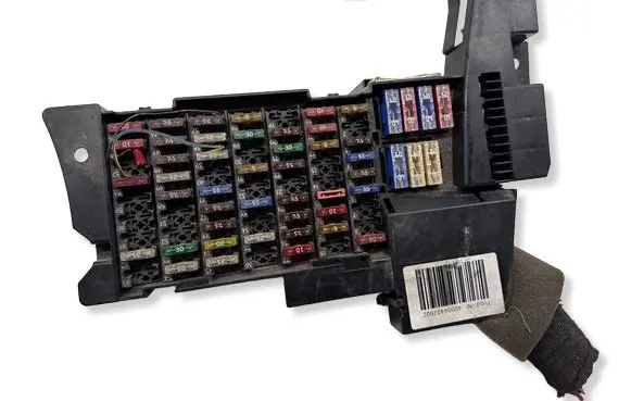 Mercedes-Benz B W245 Fuse module A1695451740