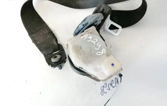 Opel Zafira A Middle seatbelt (rear) 