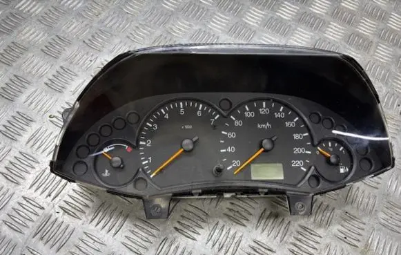 Ford Focus Speedometer (instrument cluster) 98AP10841BC 44ZU115
