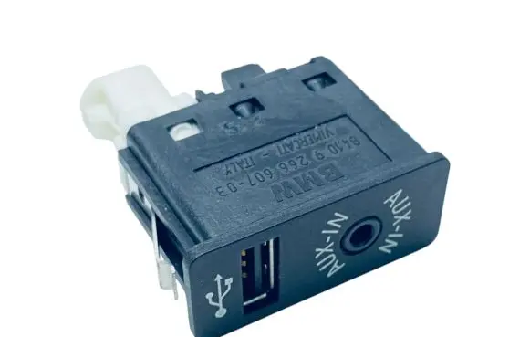 BMW X5 F15 USB socket connector 84109266607 9266607