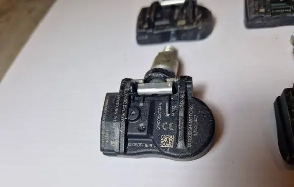 Peugeot 4008 Tire pressure sensor 4250C477 S180052094A
