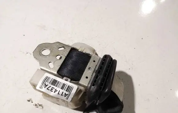 Peugeot 107 Rear seatbelt