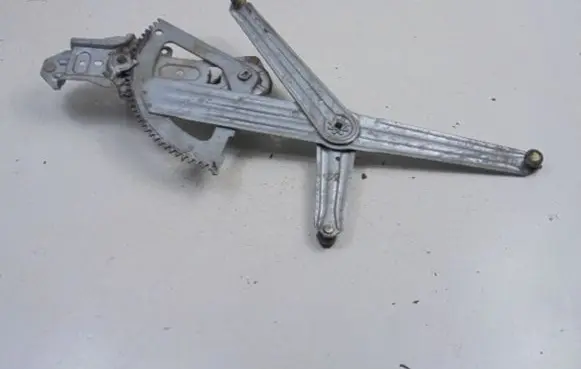 Mercedes-Benz 309 Front door manual window regulator 