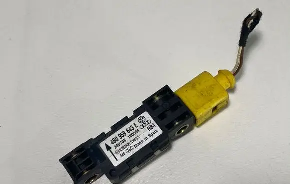 Audi A3 S3 8P Airbag deployment crash/impact sensor 4B0959643E