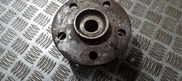 Jeep Cherokee Front wheel hub