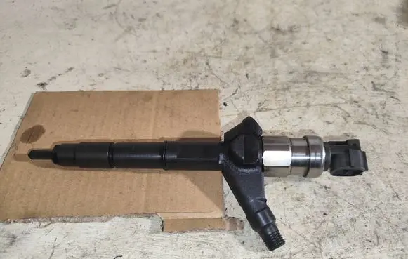 Nissan Primera Fuel injector 16600au600 04d00106au6