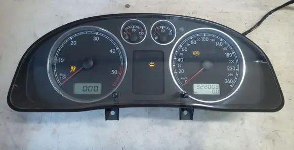 Volkswagen PASSAT B5.5 Speedometer (instrument cluster) 3B0920807A 110080197