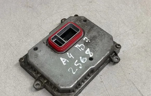 Audi A4 S4 B7 8E 8H Headlight ballast module Xenon 1307329115 50182911070824