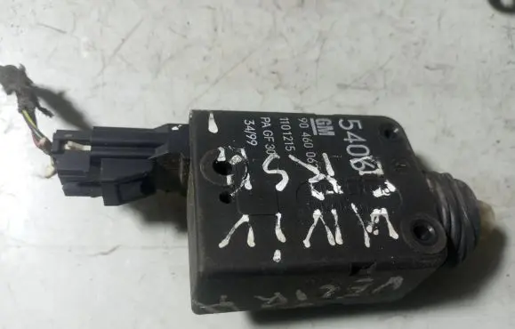 Opel Zafira A Central locking motor 90460062