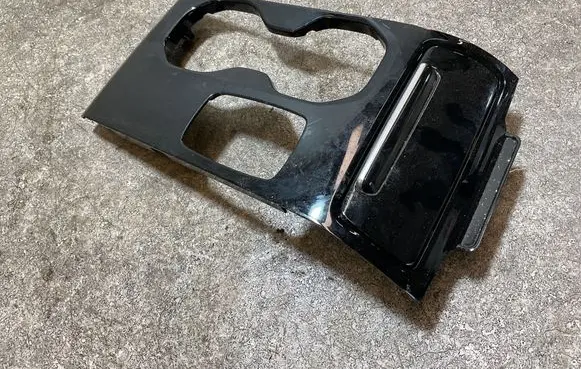 Volvo XC40 Gear shifter surround trim plastic 32262049 AFA3C
