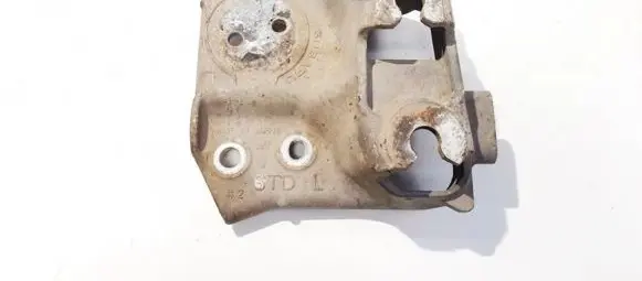 Subaru Legacy Engine mounting bracket stdl