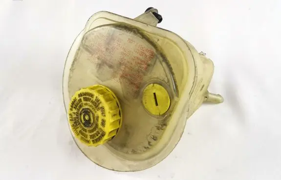 Audi A6 S6 C5 4B Brake fluid reservoir 4B0611301E