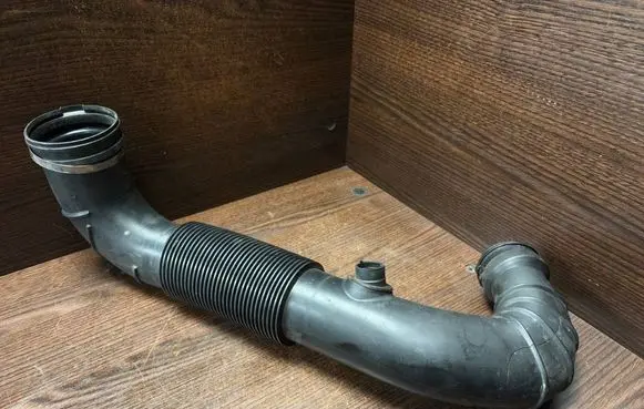 Intake resonator