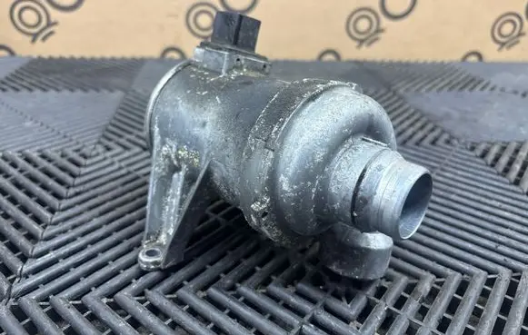 Volvo XC90 Water pump 31368715
