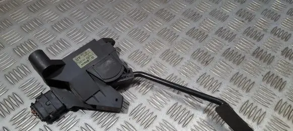 Opel Zafira A Accelerator throttle pedal 0281002299 90581216