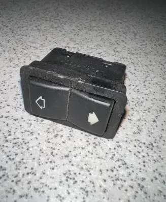 BMW 5 E39 Electric window control switch 8368974
