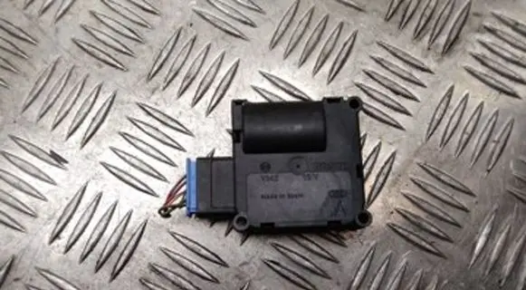 Audi A6 S6 C6 4F A/C air flow flap actuator/motor 0132801359